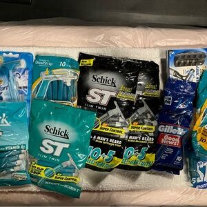 New  with tags unopened lot of 8 bags of razors . Brand New, lifetime supply